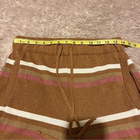 Jen's Pirate Booty/Free People knit sweater Striped Shorts drawsting waist small - Picture 4 of 9